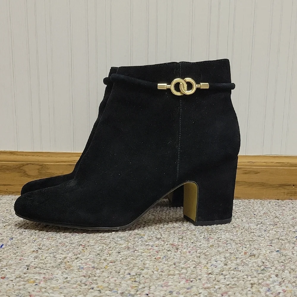 Bella Vita Diaz Black Heeled Ankle Boots w/ Gold Accent Suede 10WW. Indie Office